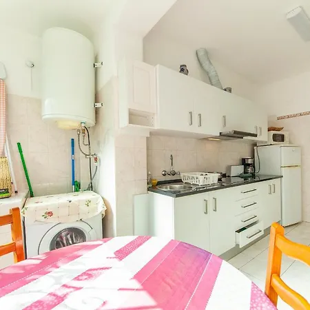 B31 - Aquazul 2 Bed Flat