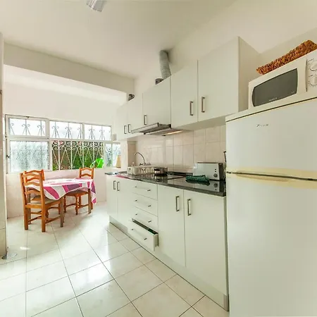 B31 - Aquazul 2 Bed Flat Lagos