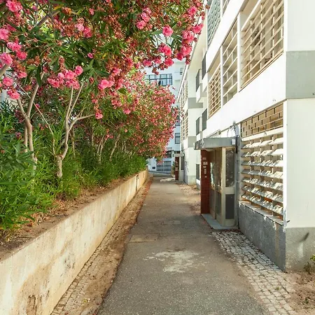 B31 - Aquazul 2 Bed Flat Apartment